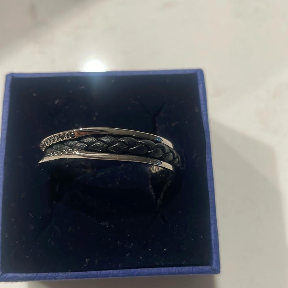 Men’s or ladies large ring Swarovski